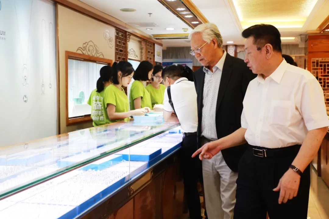 中宝协终身声誉会长陈洲其先生一行莅临尊龙凯时珠宝旅行交流-尊龙凯时珠宝官网  珠宝批发龙头企业