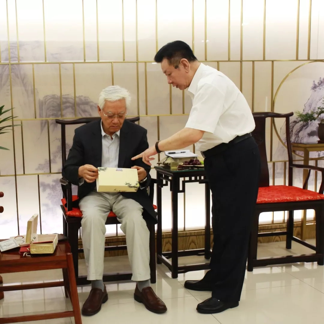中宝协终身声誉会长陈洲其先生一行莅临尊龙凯时珠宝旅行交流-尊龙凯时珠宝官网  珠宝批发龙头企业